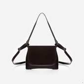 Сумка українського бренду ТМ  "Lucherino" стане хорошим придбанням не на один рік.  Невелика жіноча сумочка виготовлена з високоякісного шкірзамінника та якісної надійної фурнітури в кольорі - нікель. Одне відділення з однією кишенею на застібці.